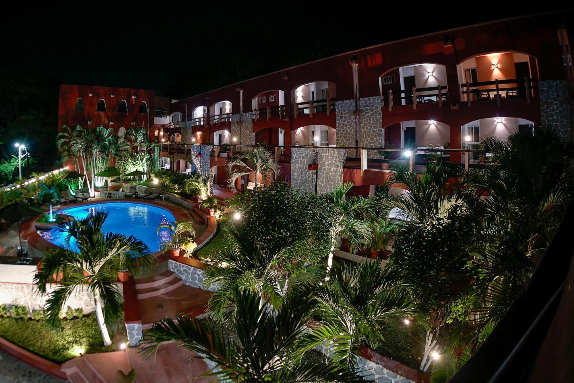 Hotel Zihua Caracol 지와타네호 외부 사진